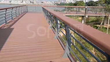 深圳大沙河景觀帶塑木棧道