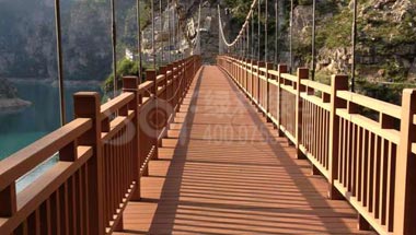 河南焦作市云臺山峰林橋塑木木塑棧道案例