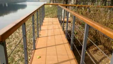 北京通州減河公園景觀項目石英木棧道案例